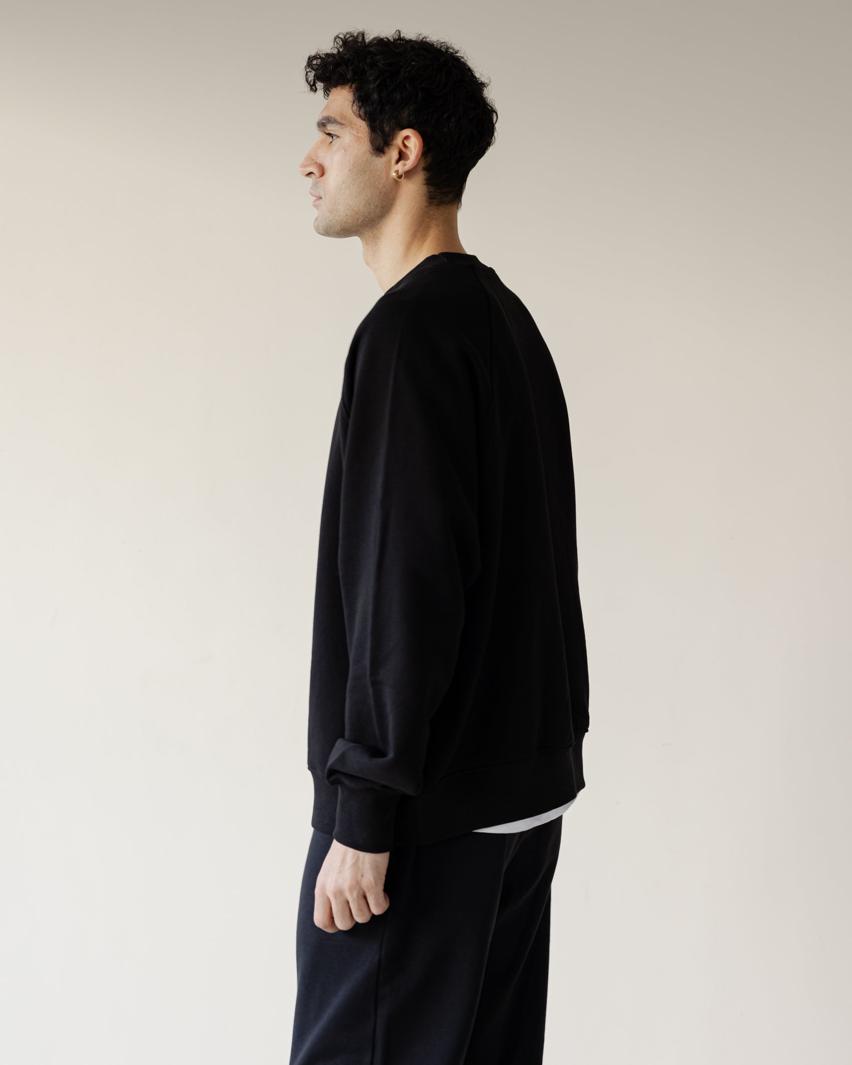 Hefty Black Crewneck
